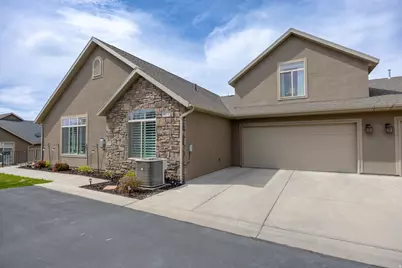 907 W 1840 S #C, Syracuse, UT 84075 - Photo 2