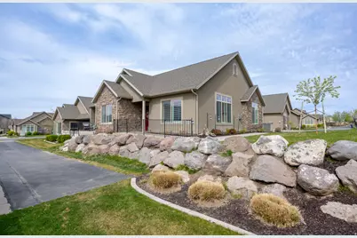 907 W 1840 S #C, Syracuse, UT 84075 - Photo 1