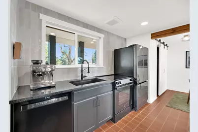 749 E 400 N, Bountiful, UT 84010 - Photo 6