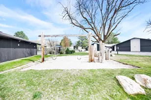 1047 E Eastgate Rd S, Murray, UT 84117 - Photo 36