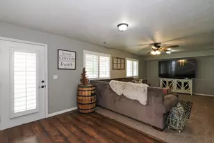 7335 S Quartz Hill Dr, West Jordan, UT 84081 - Photo 16