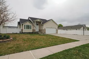 7335 S Quartz Hill Dr, West Jordan, UT 84081 - Photo 2