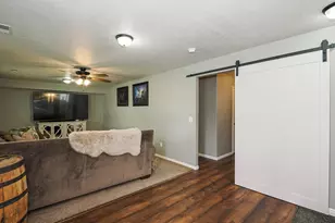 7335 S Quartz Hill Dr, West Jordan, UT 84081 - Photo 20