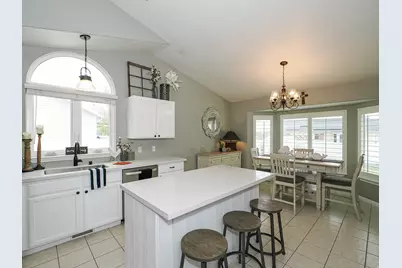 7335 S Quartz Hill Dr, West Jordan, UT 84081 - Photo 12