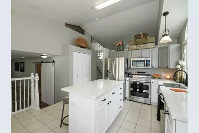 7335 S Quartz Hill Dr, West Jordan, UT 84081 - Photo 14