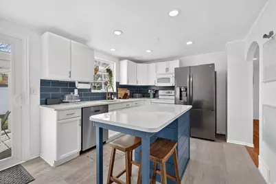 9609 S Tj Dr E, Sandy, UT 84070 - Photo 10