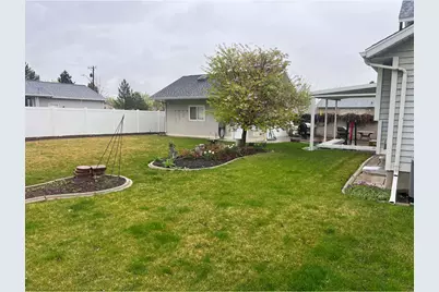 1886 W 8250 S #13, West Jordan, UT 84088 - Photo 8
