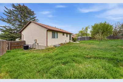 4909 W Sakura Ct, West Jordan, UT 84081 - Photo 20