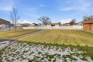 278 E Larsen Ln, Harrisville, UT 84404 - Photo 22