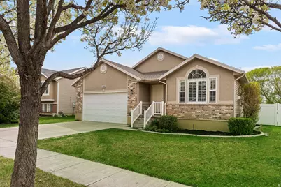2249 W Craig Ln, Syracuse, UT 84075 - Photo 2
