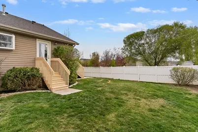 2249 W Craig Ln, Syracuse, UT 84075 - Photo 30