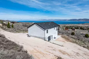 831 W Sunrise Cir, Garden City, UT 84028 - Photo 4