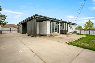 3649 S 5725 W, West Valley, UT 84128 - Photo 24