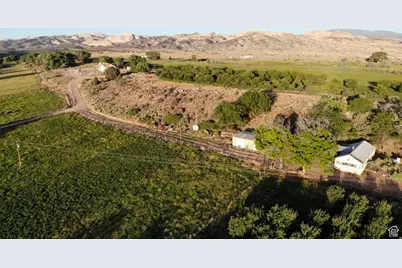 4551 S 600 E, Torrey, UT 84775 - Photo 12