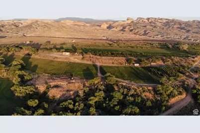 4551 S 600 E, Torrey, UT 84775 - Photo 12