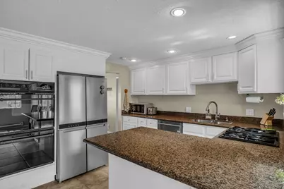 1018 E Sagehill Dr S, Holladay, UT 84124 - Photo 10