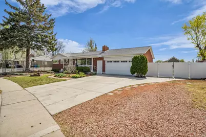 1018 E Sagehill Dr S, Holladay, UT 84124 - Photo 4