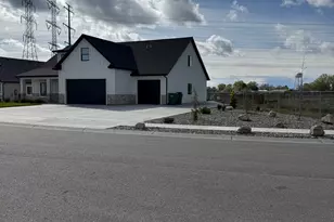 2295 S 3150 W, West Haven, UT 84401 - Photo 4