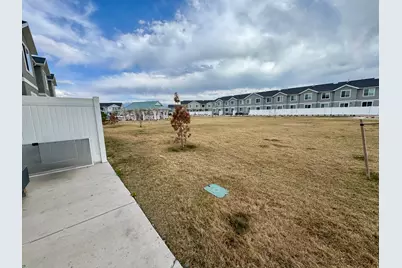 1051 Merchant Rd, Saratoga Springs, UT 84043 - Photo 12