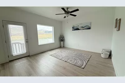 5124 E Lakefield Dr, Eagle Mountain, UT 84005 - Photo 6