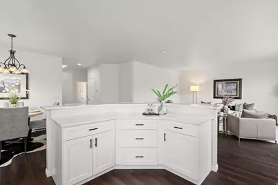 2181 E Bald Eagle Ct, Draper, UT 84020 - Photo 16