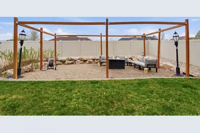 2071 W 2200 S, Syracuse, UT 84075 - Photo 28