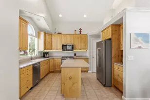 2071 W 2200 S, Syracuse, UT 84075 - Photo 8