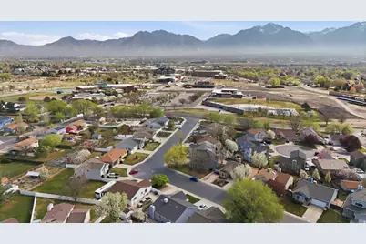 8127 S Creekwood Dr, West Jordan, UT 84088 - Photo 6