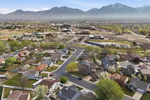 8127 S Creekwood Dr, West Jordan, UT 84088 - Photo 6