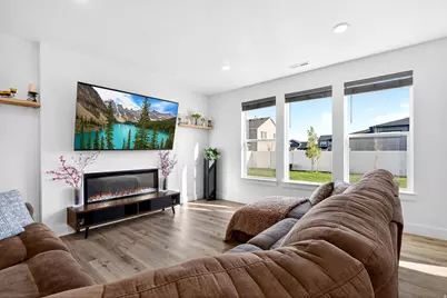 2429 W 2900 N, Farr West, UT 84404 - Photo 18