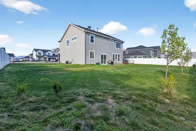 2429 W 2900 N, Farr West, UT 84404 - Photo 38