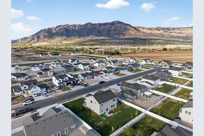 2429 W 2900 N, Farr West, UT 84404 - Photo 2