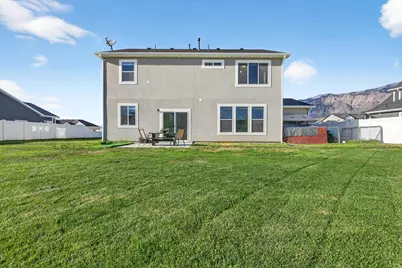 2429 W 2900 N, Farr West, UT 84404 - Photo 32