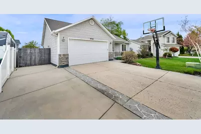 4750 S Dutch Apple Cv W, Taylorsville, UT 84129 - Photo 4