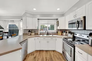 13856 S Cromwell Ln E, Draper, UT 84020 - Photo 2