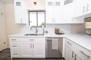 11 E Bonneville Dr, Bountiful, UT 84010 - Photo 12