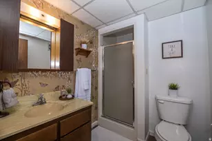 11 E Bonneville Dr, Bountiful, UT 84010 - Photo 34