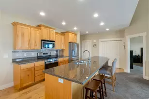 10272 S Eagle Cliff Way, Sandy, UT 84092 - Photo 6