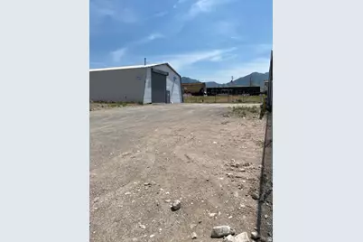 199 S Glenn Ct, Tooele, UT 84074 - Photo 2