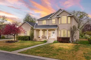 9877 N Oxford Ct, Highland, UT 84003 - Photo 2