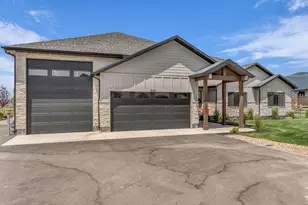 943 Hart Loop, Francis, UT 84036 - Photo 2