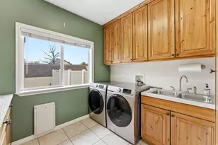 5169 W Rock Ridge Ln, West Jordan, UT 84081 - Photo 26