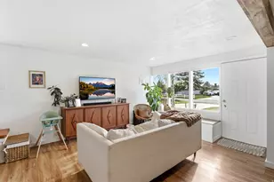 8523 S 1430 E, Sandy, UT 84093 - Photo 16