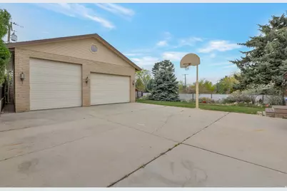 3054 E 3175 S, Salt Lake City, UT 84109 - Photo 4
