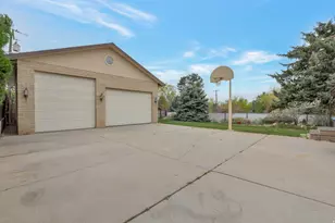 3054 E 3175 S, Salt Lake City, UT 84109 - Photo 4