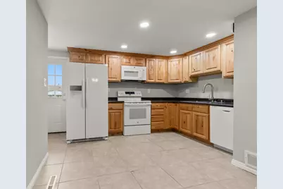 831 N Valeria Dr, Layton, UT 84041 - Photo 8