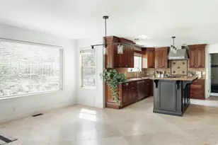 3551 S Huntington Dr, Bountiful, UT 84010 - Photo 8