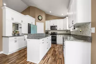 813 S 270 E, Nephi, UT 84648 - Photo 4