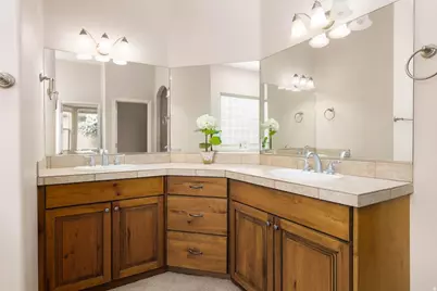 1854 W Stonebridge Dr #7, Saint George, UT 84770 - Photo 14