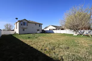 2664 W 1360 N, Clinton, UT 84015 - Photo 10